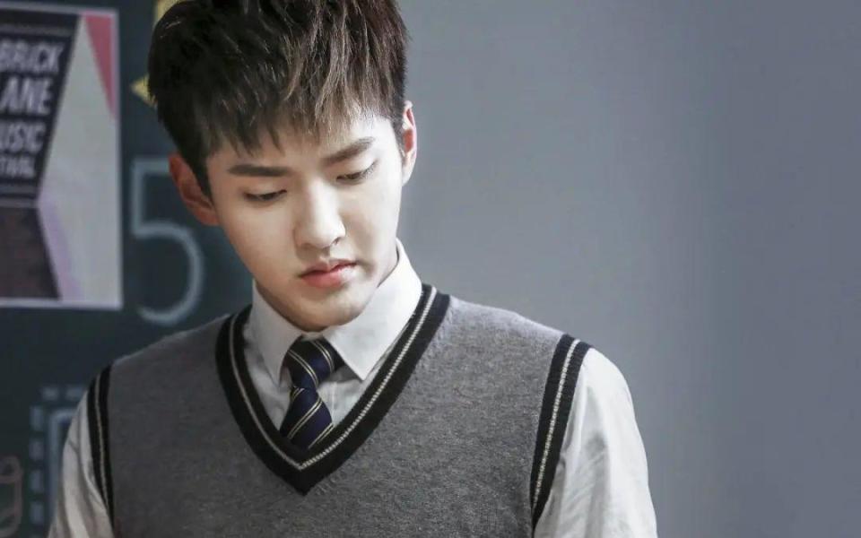 吴亦凡就这样改写了自己的结局,留下的7个疑问,是时候该解开了