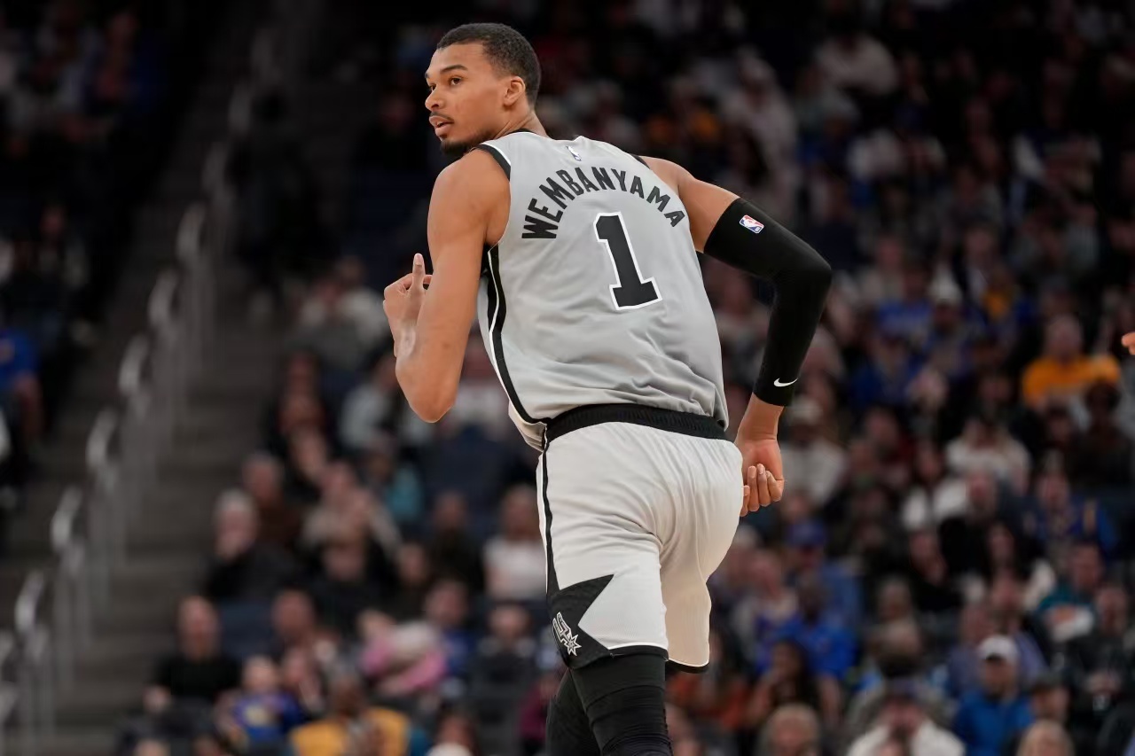 西部最終排名！季後賽對陣確定，湖人VS火箭，勇士快船爭名額 - 