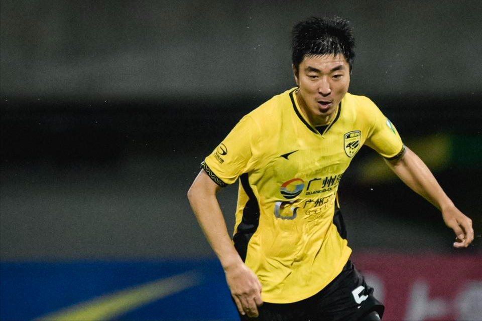 1-0，56岁黎兵发威：率广州豹4轮不败+稳居第3，卡洛斯惊艳破门