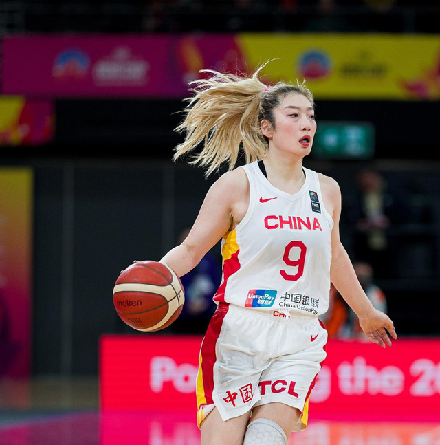 入选WNBA赛季最佳新秀阵容！李梦：感谢队友支持和对手的磨砺_腾讯新闻