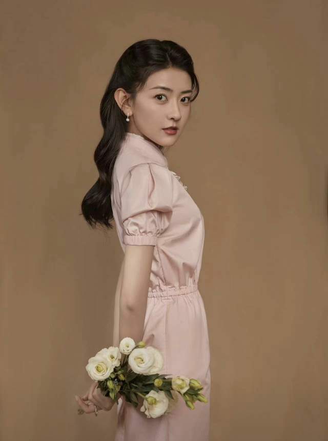 蒲巴甲晒娃被疑隐婚生子,曾与小9岁梁洁相恋,求婚成功后却分手_腾讯