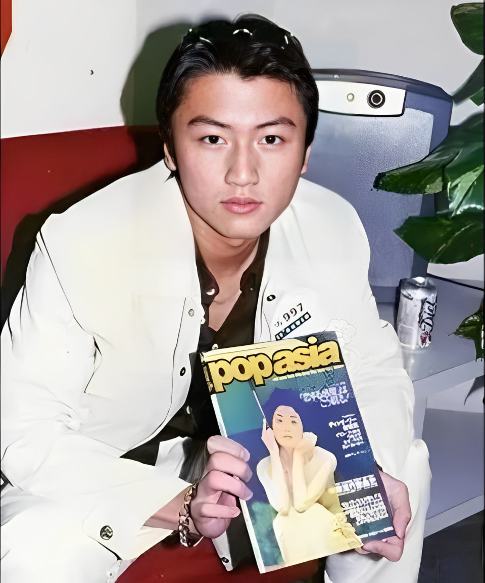 王菲谢霆锋再现世纪牵手!中年人的爱情从1994年就已注定?