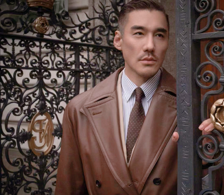 胡兵,伦敦时装周压轴出场,霸气十足,回头率百分百惊呆外国友人_腾讯