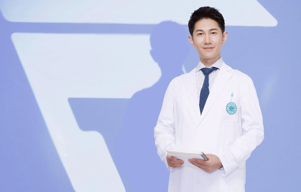 演员何明翰:成李幼斌受宠弟子,曾辞演还珠格格,如今