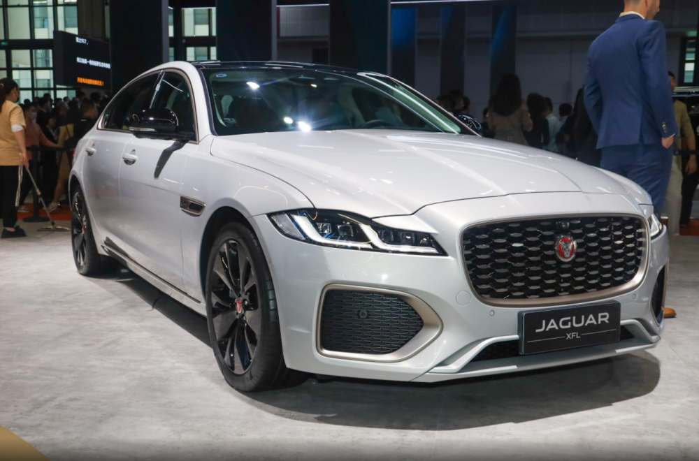 英伦颜值担当,新捷豹xfl来了,配置精简,容易被忽略的c级豪车_腾讯新闻