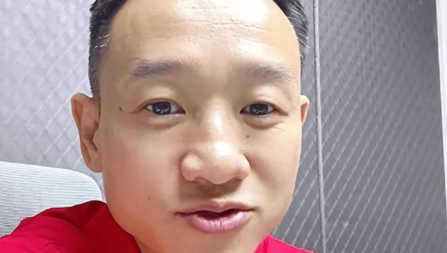 体操奥运冠军杨威向17岁儿子道歉，网友疯狂点赞：有边界感的好爸爸