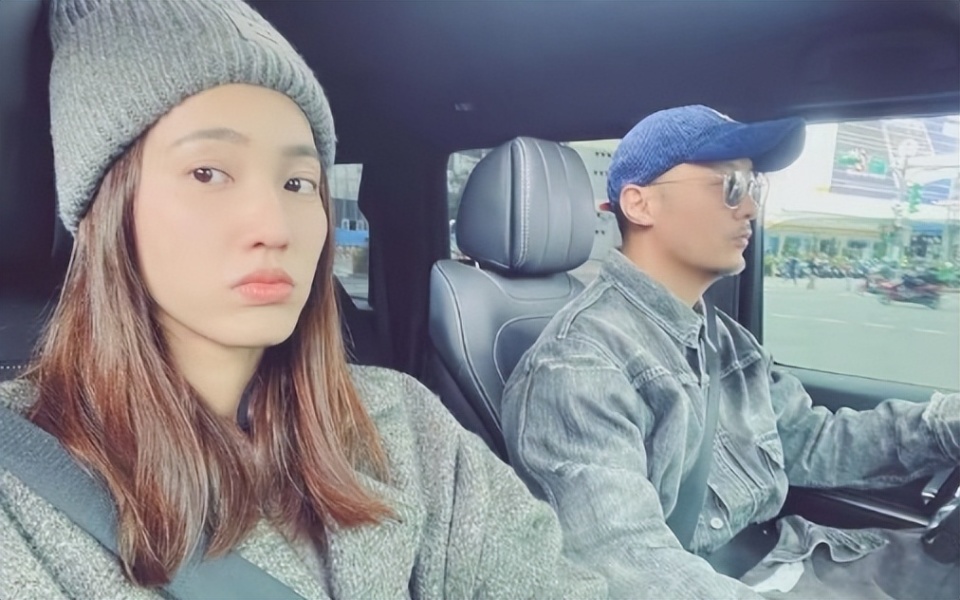 没少跟着对方买车,香港媒体常说的豪车三人组是沈嘉伟,郭富城,张智霖