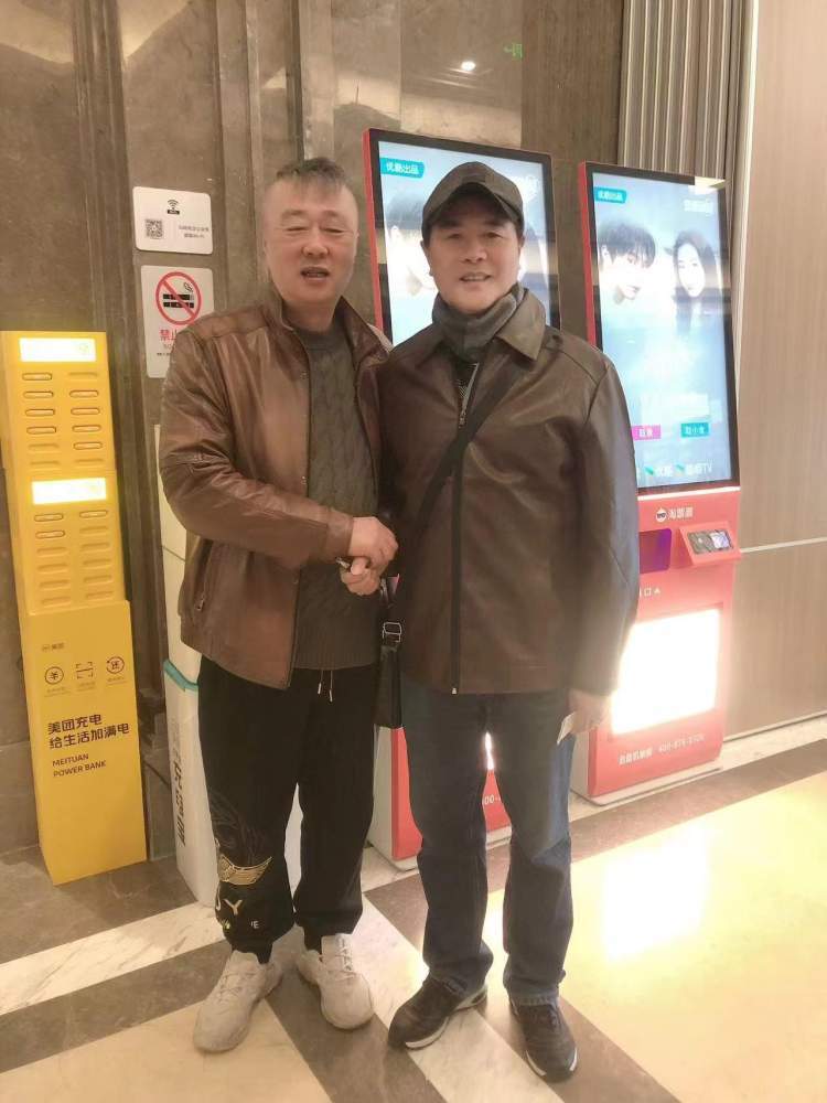 接正高队友回忆起当年的情景说"纪书记平易近人,与队友感情很好.