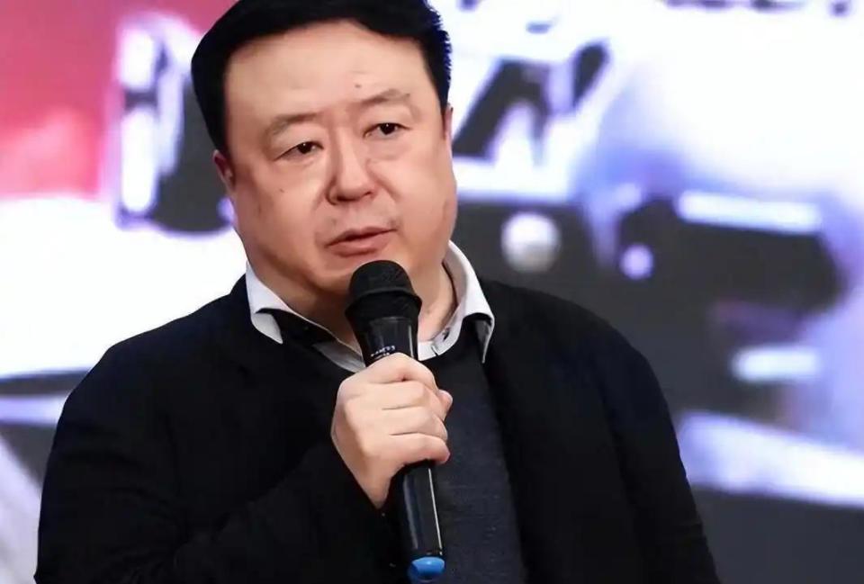 她因太美被大30岁导演占为己有，拍完戏就闪婚，老公前妻是邬倩倩 - Vava8 发吧