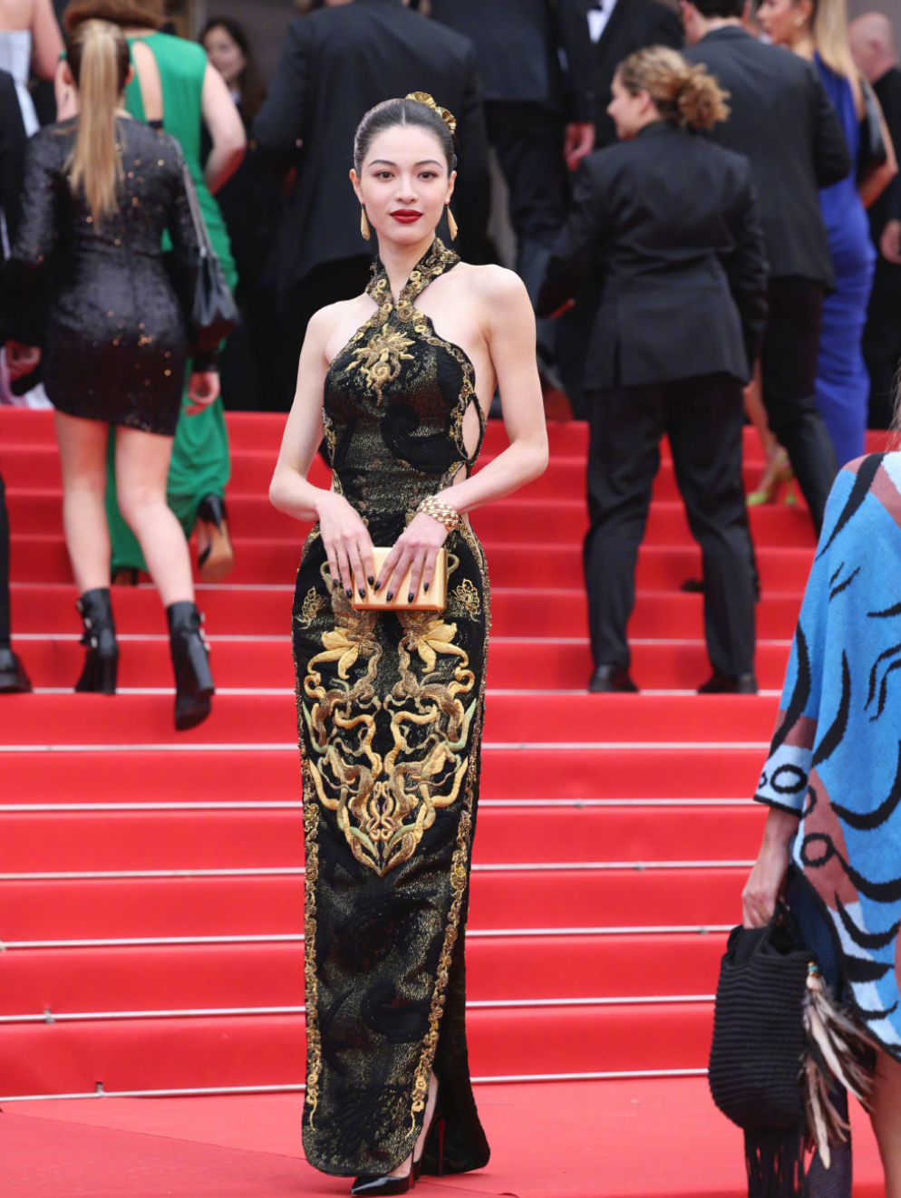 韩国女星vs中国女星,同走戛纳红毯,谁美谁丑一目了然-腾讯新闻