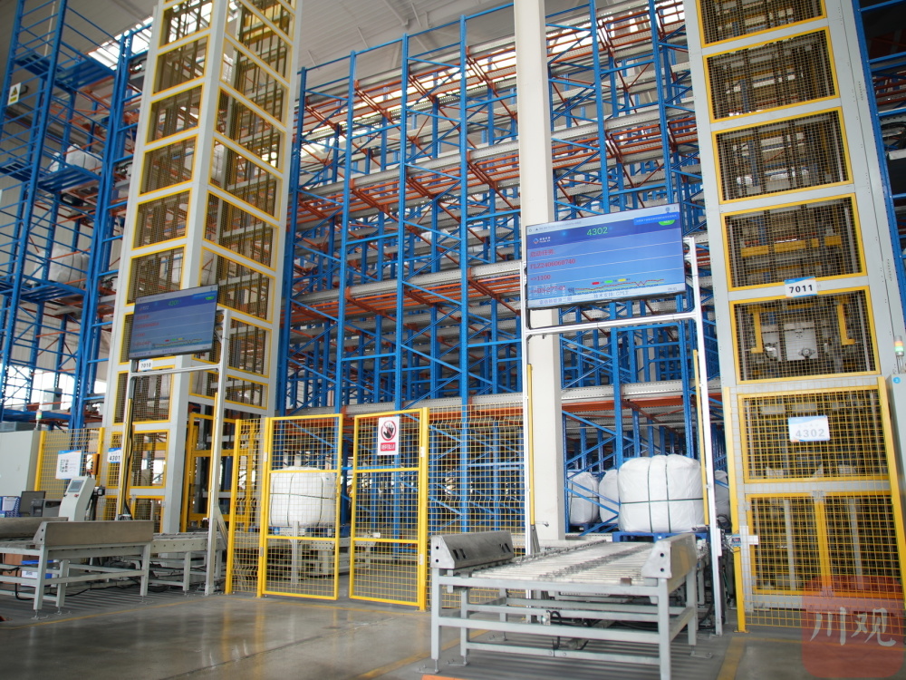 共同唱好新时代西部"双城记"——"万千气象看四川"