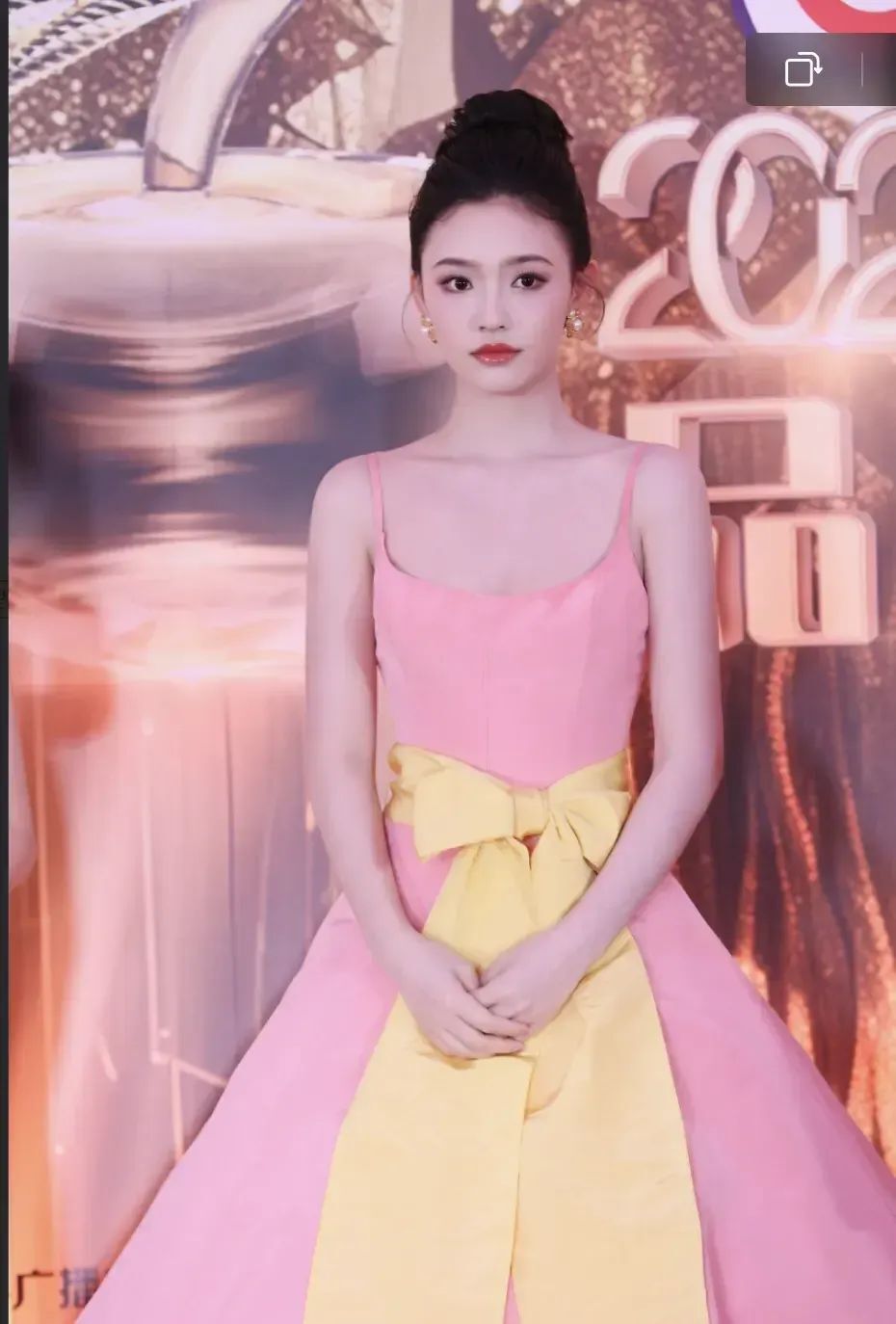 43岁董洁和27岁林允同框我感慨气质面前身高年龄都不是问题