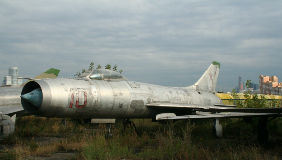 苏联的秘密武器,苏-9截击机,专为对付美军的u-2高空侦察机_腾讯新闻