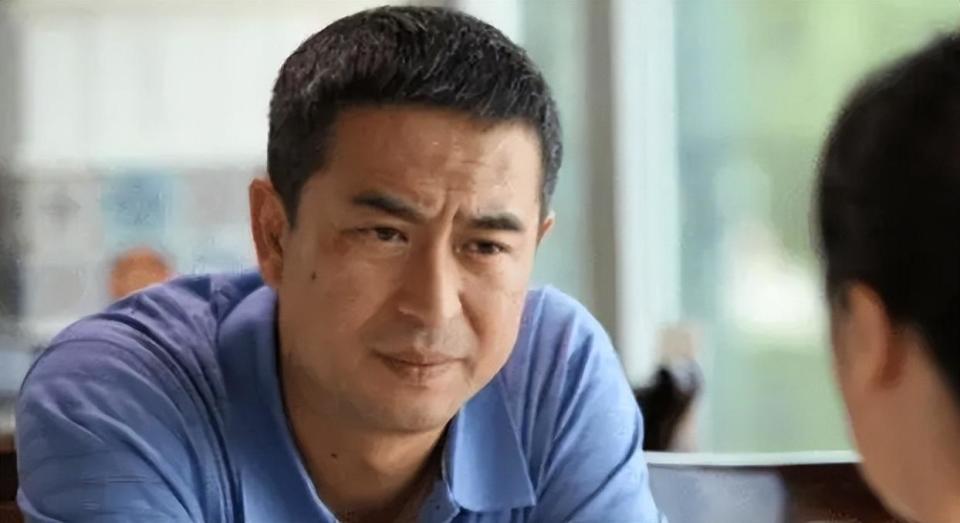 《蜗居》对于张嘉译来说,不仅仅是一部作品,更是他演艺生涯的转折点.