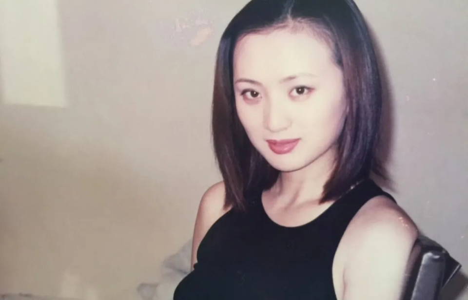 《前途无量》张澍：撞脸梅艳芳，是许亚军第四任妻子，年近50岁是贤妻良母_腾讯新闻