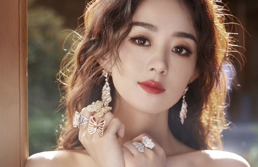 王一博粉丝评论区团建,赵丽颖粉丝恶评吴越作品,娱乐圈该警惕了