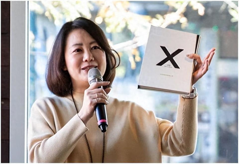 绿营民代不甩韩国瑜执意穿牛仔裤进议场,陈凤馨:连简单的事都无法达成