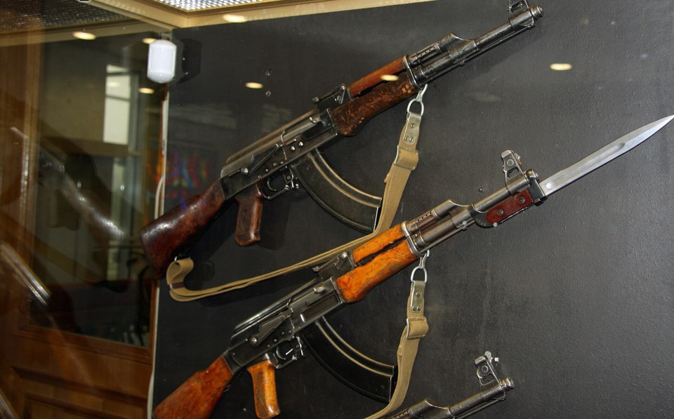 AK-47���侫����������ࣺ���ȡ��ʹȻ
