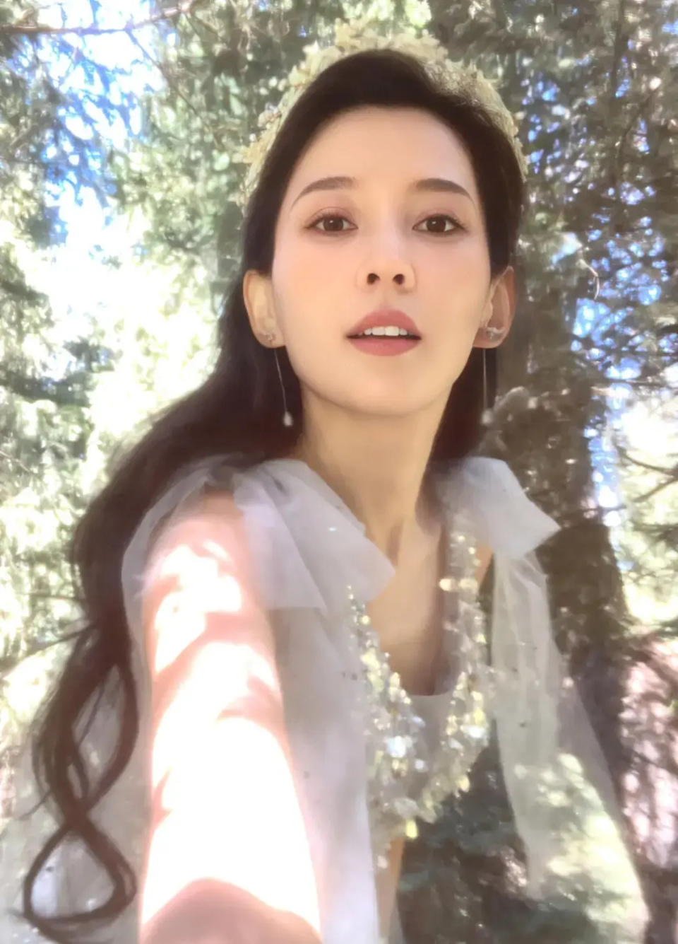 汪峰新恋情疑曝光,母亲节带孩子和新女友吃饭,网友评论炸锅!