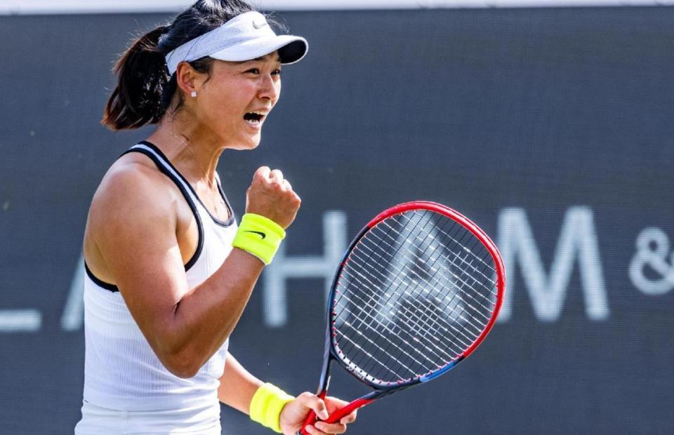 两朵中国金花携手晋级袁悦三盘逆转复仇王雅繁横扫4号种子