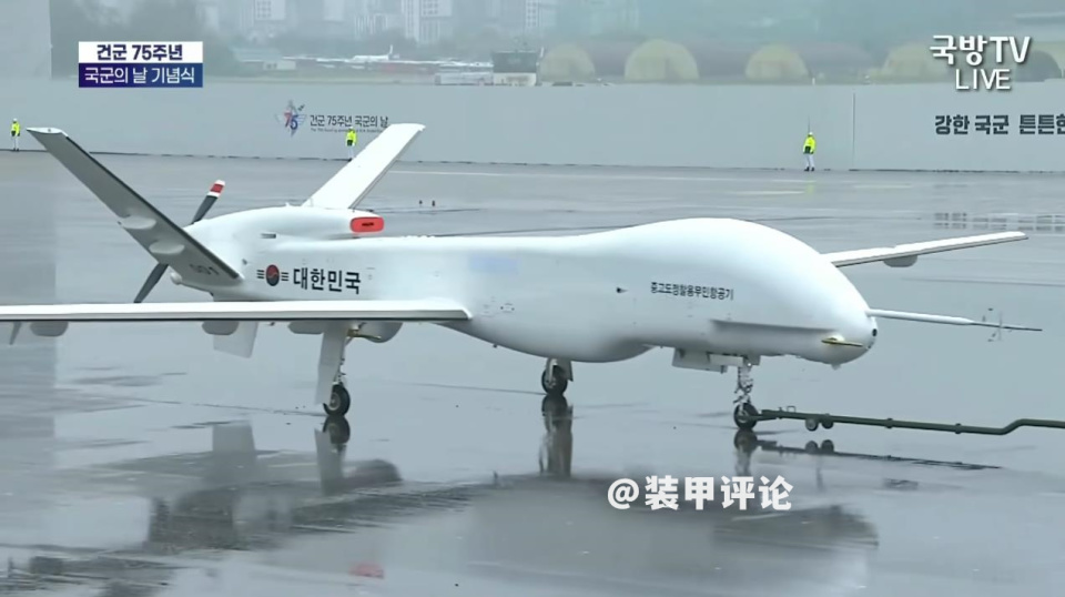 韩国阅兵大举亮相海陆空无人武器:东亚怪物房的无人机对局