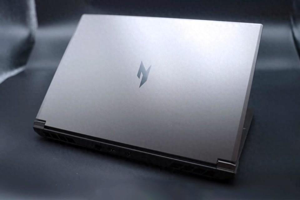 首发酷睿i5-14450hx,acer暗影骑士·擎6值吗?