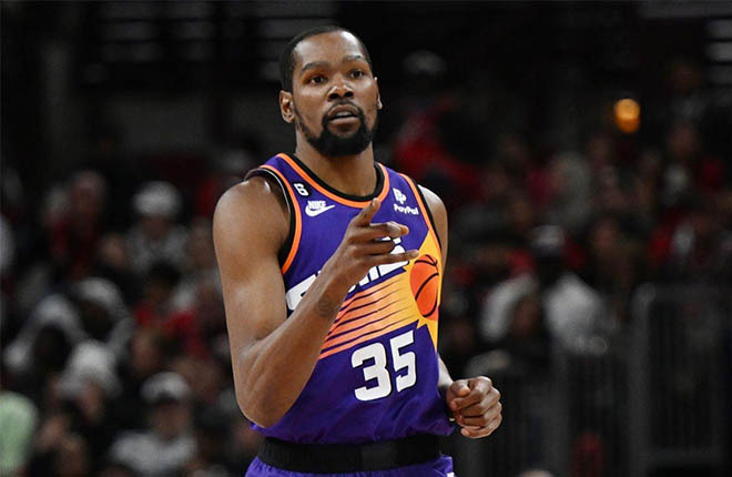 就在今天,杜兰特创77年纪录,成为nba历史第一人