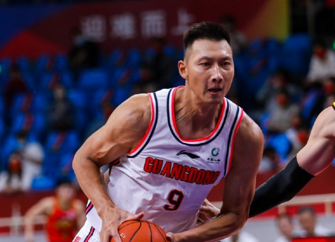 广东11连胜有多强连胜豪强屡演大胜重回第一集团冲第12冠