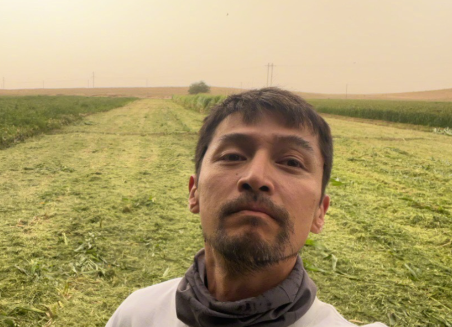 胡歌疑想退圈,深夜发文称想做更有意义的事!近照胡子拉碴显沧桑