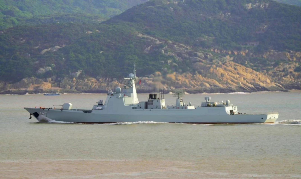 两岸军舰狭路相逢,台舰突然逼近052d,解放军不忍了