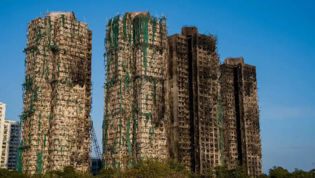 香港宏福苑火灾跨部门调查最终报告：大火或由烟头引起