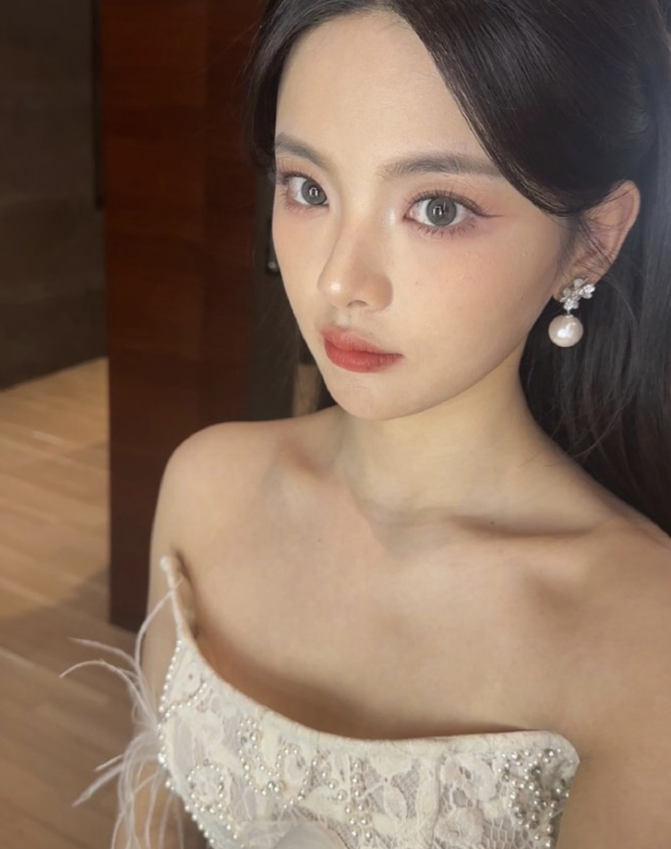 35岁杨颖和25岁杨超越坐一起,颜值秒了,但咖位降太多_腾讯新闻