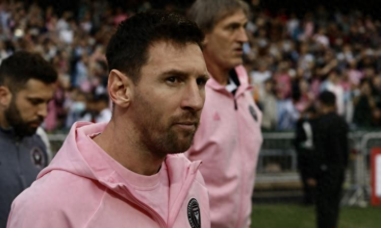 看到日本人晒出的这张梅西的图片,中国球迷真的无话可说了_腾讯新闻