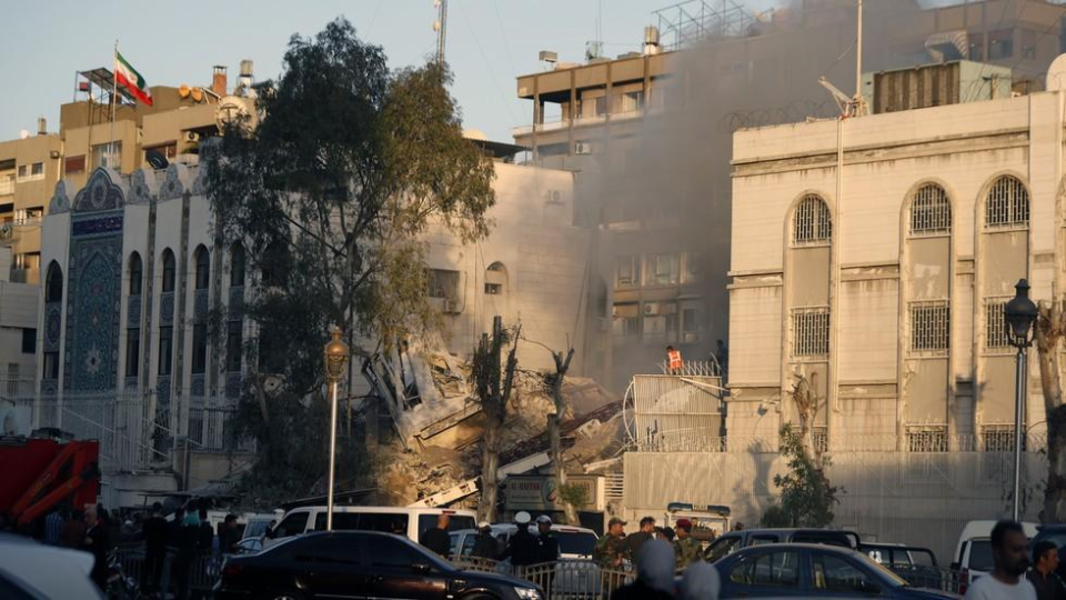 伊朗轰炸美国大使馆图片