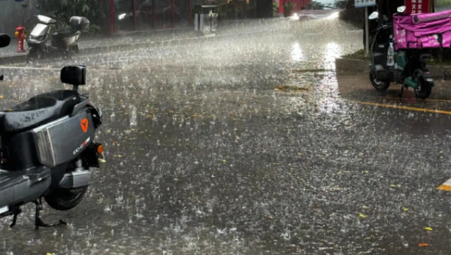 深圳暴雨红色预警生效，全市中小学幼儿园下午停课