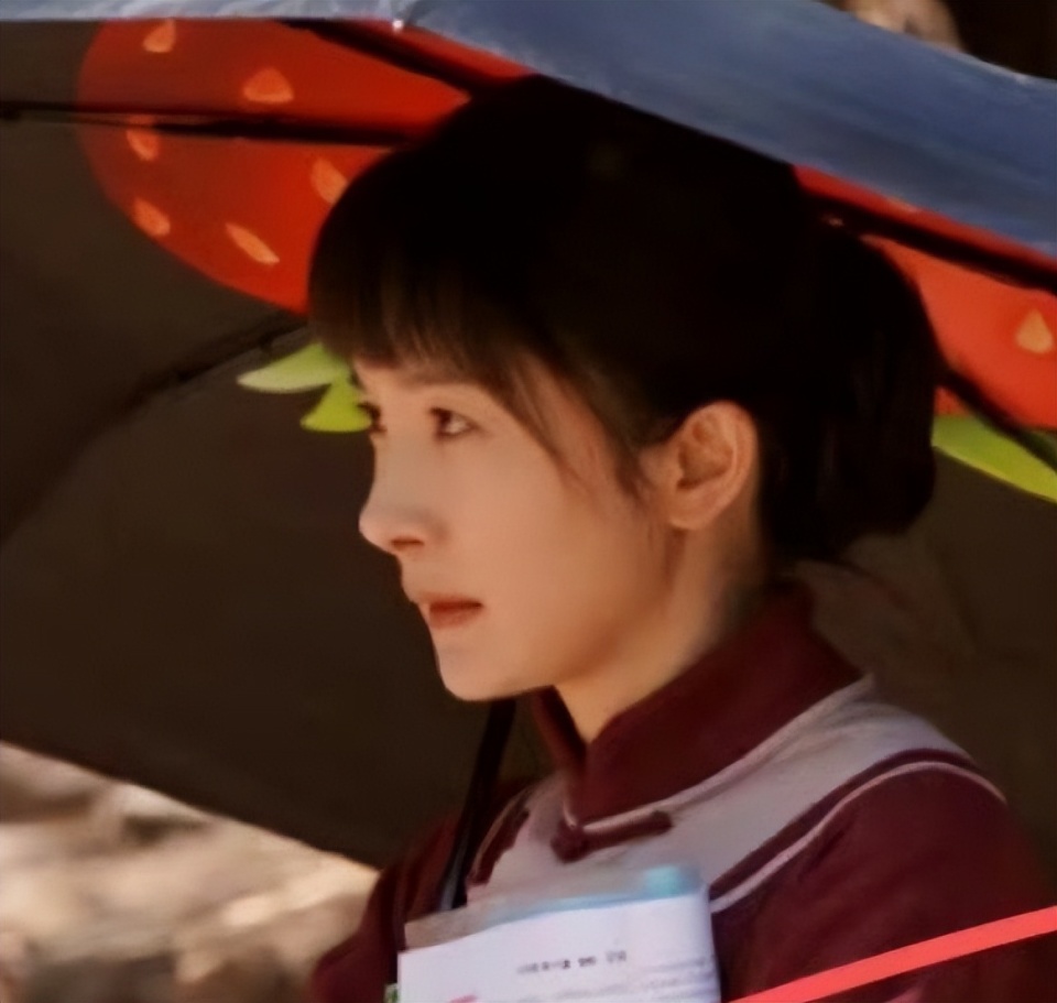 《生万物》:锥子脸,尖鼻子演年代剧"村花",谁的审美出了问题