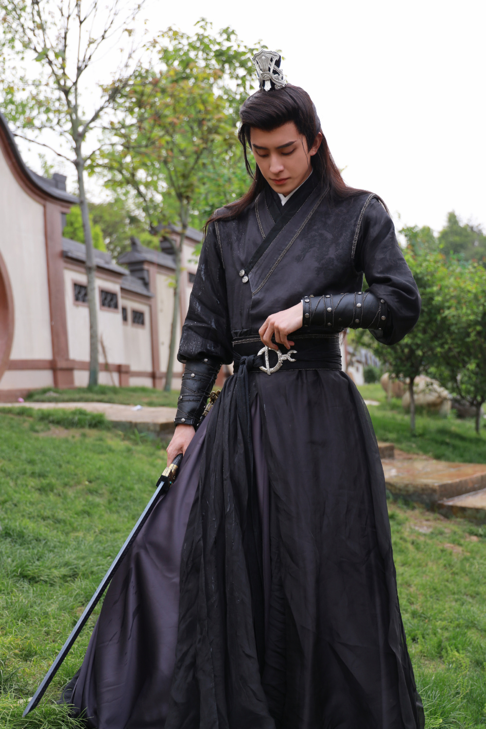 《白月梵星》再引热议,白鹿古装美出天际,男主表现更远超预期!