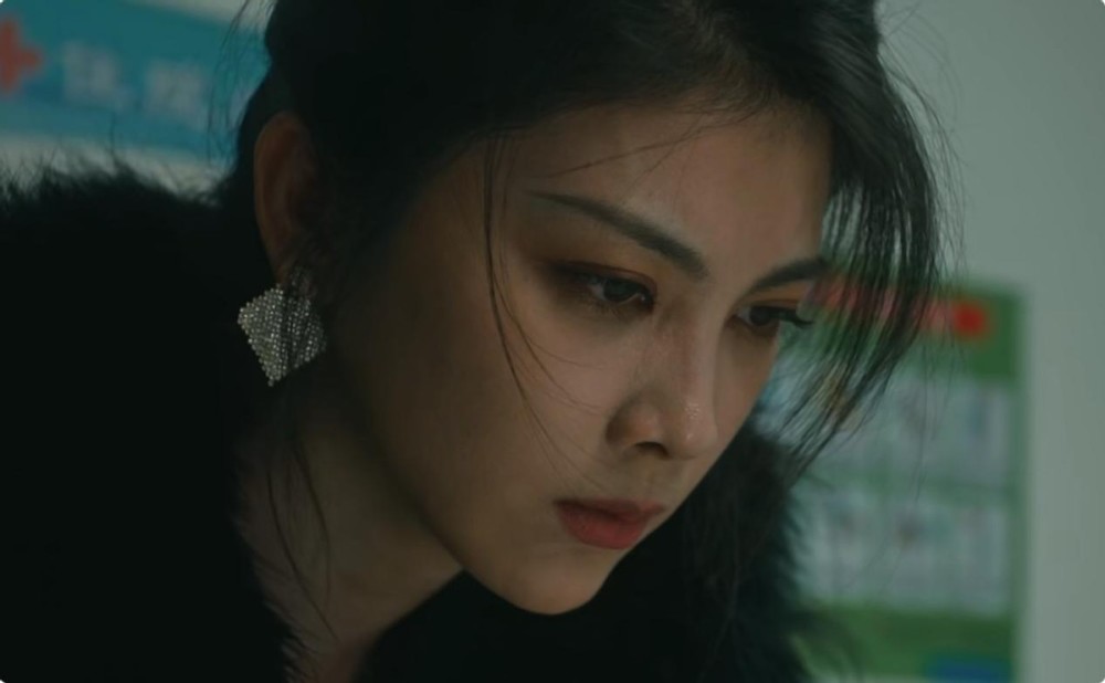 明明同一人,演完《那年花开月正圆》再演《他是谁》,差点没认出_腾讯