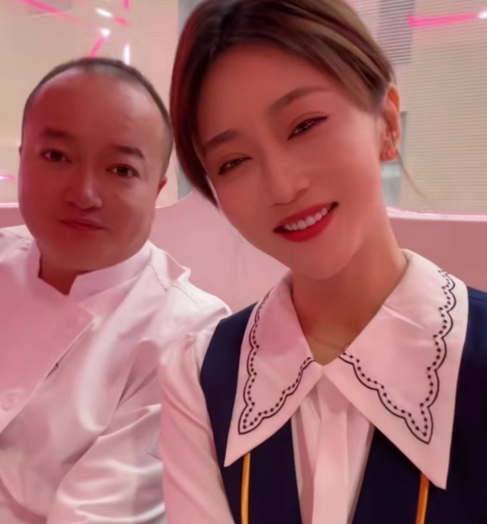 《乡村爱情》苏玉红和吴迪又搞一起了?一个演厨师,一个演前台