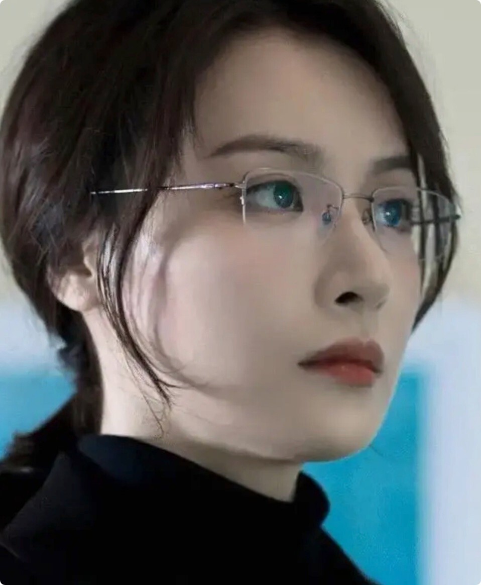 早期高启兰灰头土脸地上线时就没有什么存在感,后期高启强这条线开始