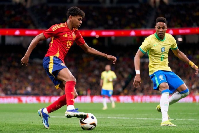 西班牙3比3巴西新锐成焦点恩德里克连场建功亚马尔独造2球