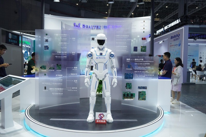 2026工博会观察瑞昱：人形机器人背后，还有一场看不见的连接竞赛_腾讯新闻