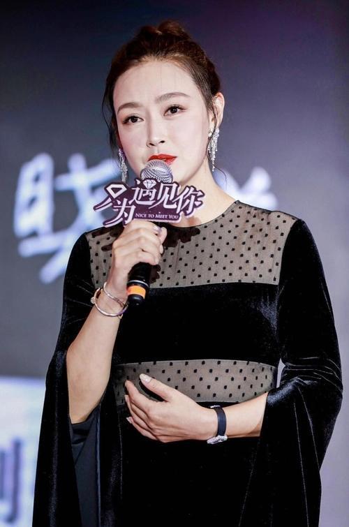 03版倚天美人颜值对比,高圆圆花期长,林静变化大,黄衫女子神秘