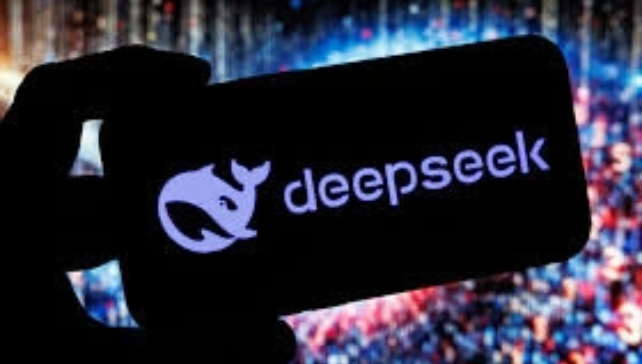 DeepSeek被曝已完成超500亿元融资，梁文锋出资200亿