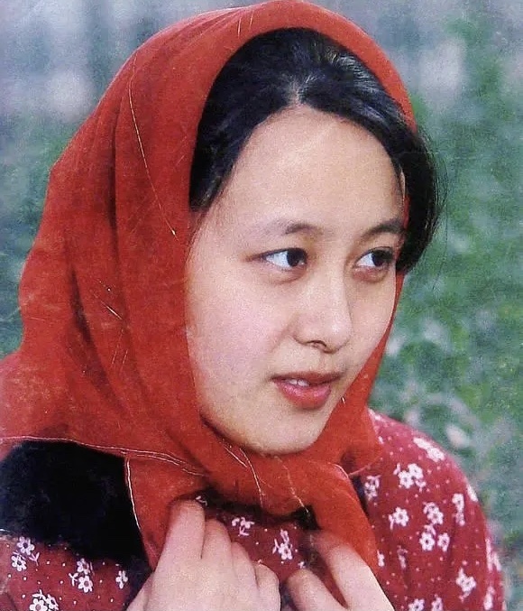 演完檀健次,许凯妈妈,又演刘亦菲妈妈,61岁的她从年轻美到现在