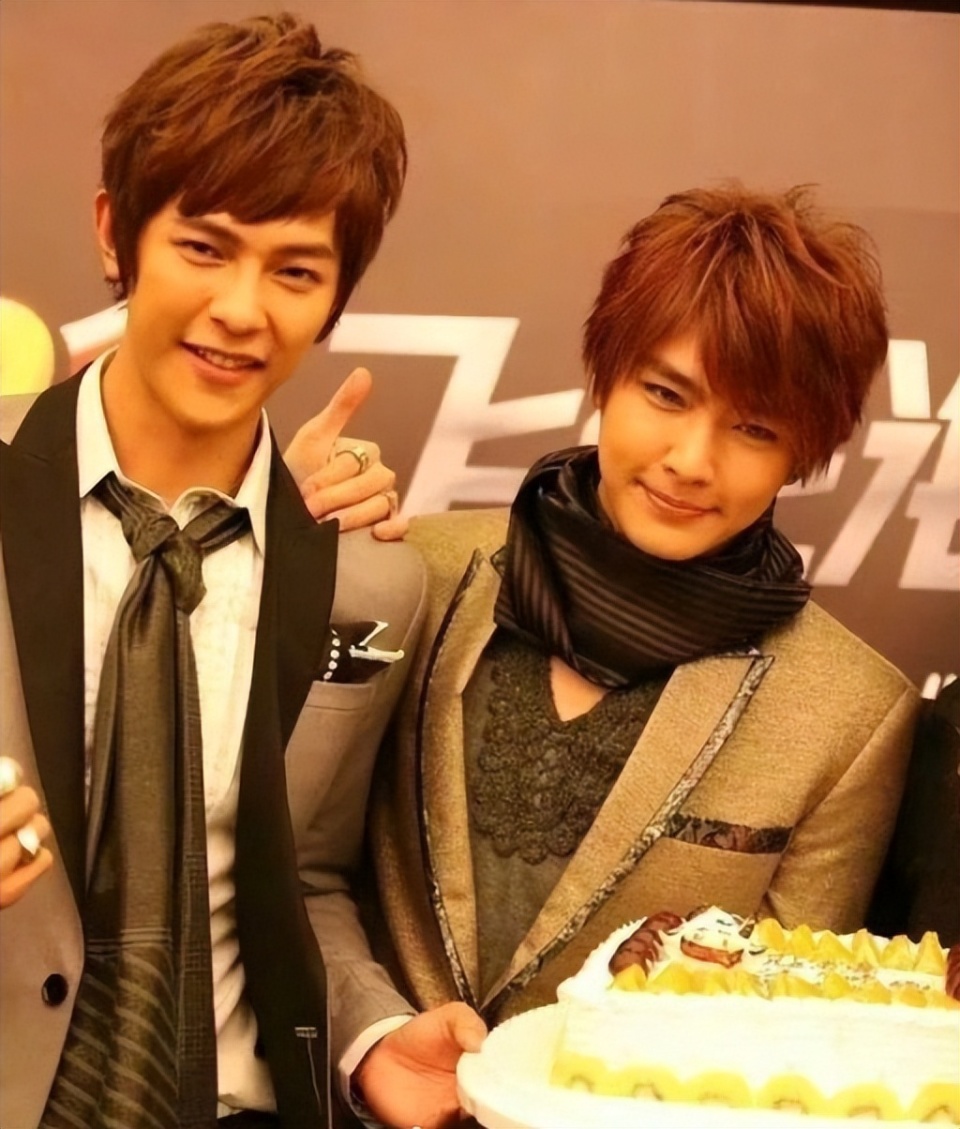 炎亚纶否认爱汪东城:我怎么可能会爱一个以性向羞辱人的人!_腾讯新闻