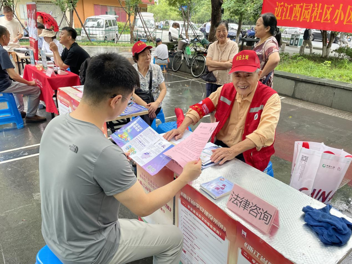 黄卫国:宣讲普法解民忧,为民服务"领头雁"