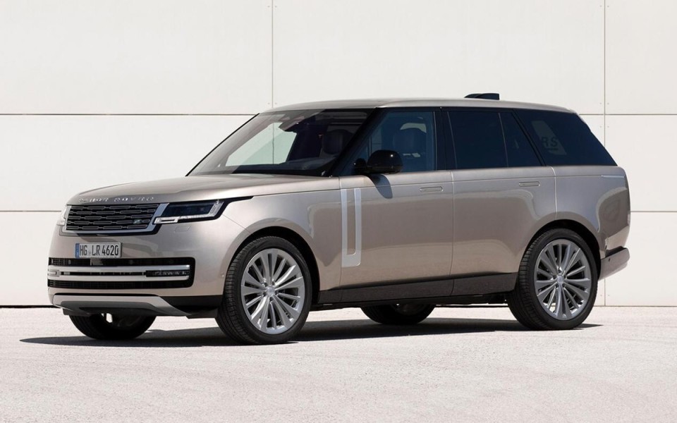 这不,近日路虎官方就发布了一组全新路虎揽胜纯电动版车型的预告图.