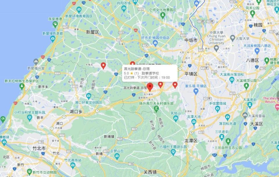 台军头号精锐异动,歼15携超级炸弹亮相,台中将:4分钟可飞抵"总统府"