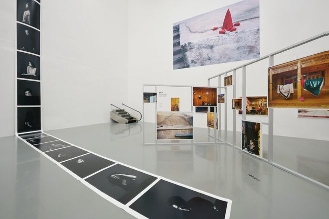 "黎晓亮:旅客"摄影及影像展在北京开幕 肖战,王一博等肖像作品亮相